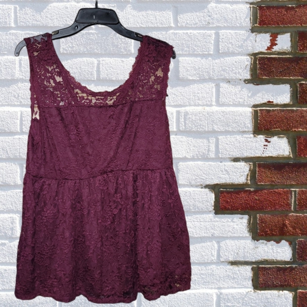 Torrid 1 Elegant Lace Sleeveless Top Burgundy Purple